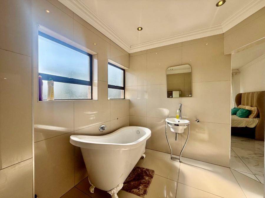 4 Bedroom Property for Sale in Birdwood Estate North West